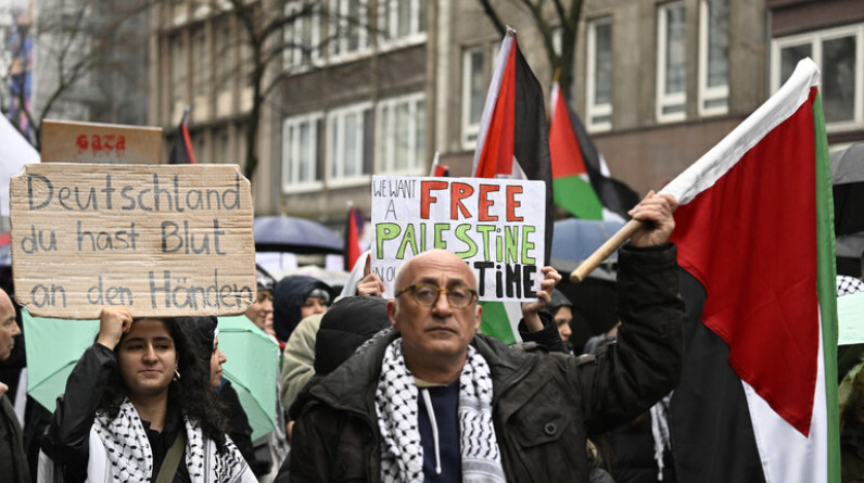 حملة للشرطة الألمانية في 4 ولايات بحثا عن منظمي المظاهرات المؤيدة لغزّة وفلسطين